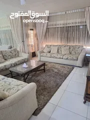  1 شقة 3 غرف نوم و 3 حمامات مميزة مفروشة للايجار الدوار السابع مقابل فندق جنيفا و قرب نادي الجيل الجديد