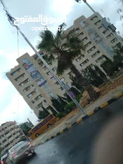  1 شقة ط2 في وادي صقرة 125 م  بسعر  75 ألف  جانب مستشفى الأردن
