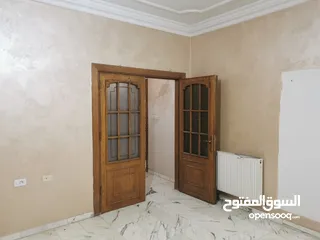  11 شقة للبيع في الشميساني ط2 مساحه 231م