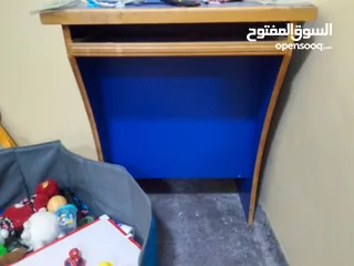  3 طاوله كمبيوتر جديد للبيع