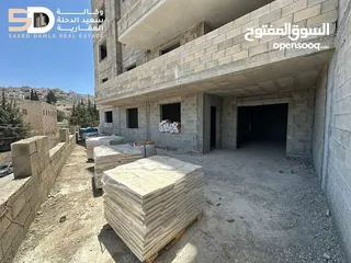  4 شقة سكنية عظم بمساحة واسعة طابق اول مع ترس بالقرب من وسط البلد مقابل مدرس بنات جنين الثانوية