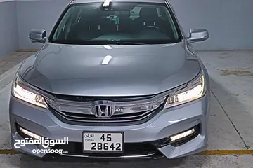  25 Honda Accord Touring Hybrid 2017