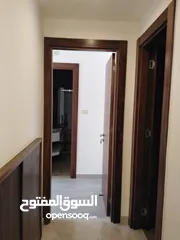  8 اخير مع روف للبيع في عبدون / الرقم المرجعي : 13666