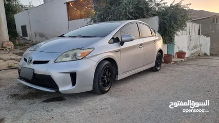  3 تويوتا بريوس هايبرد 2013 للبيع