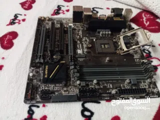  3 كومبيوترات .