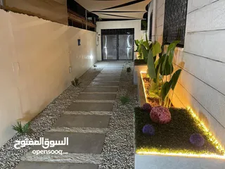  21 شقة مميزة بالطابق الاول للإيجار بموقع هادئ جدا