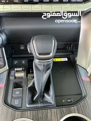  19 TOYOTA LANDCRUISER VX 4000cc ( معرض الحضر )