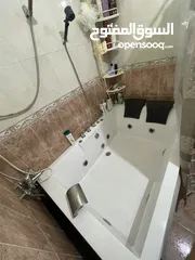  4 جاكوزي للبيع 230 قابل للتفاوض مستعمل بسيط