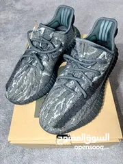  2 Adidas Yeezy Boost 350 V2