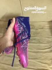  1 حذاء اديداس غير مستعمل بسعر مغري