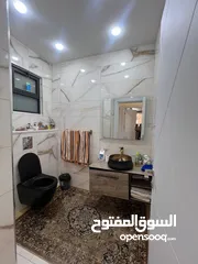 19 شقه داخل منطقه ام السماق / جنب مدارس الدر المنثور