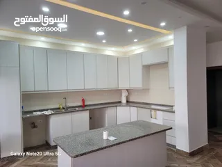  15 شقة غير مفروشة ( جزء من فيلا ) للإيجار ( Property 37274 )-174842281