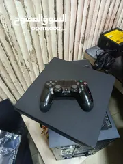  2 بلايستيشن 4 SLIM بحالة ممتازة