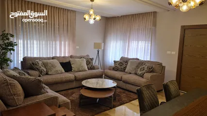  20 شقة ارضيه  للبيع في ام السماق  شارع عبدالله غوشة .. 165 متر داخلي  + ترس 30 متر