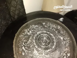  4 طاولات اثاث تفصيل للامانه بدهم دهان اثقال جدا وبحاله ممتازه غيرقابل للتفاوض للتواصل هنا سعر نهأي