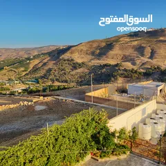  28 شاليه فاخر للبيع في جرش - موقع مرتفع و خصوصية كاملة