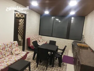  17 شقة طابق ارضي سوبر ديلكوس كما يوجد غرف مفروشة لطلاب الطب قرب مستشفى السلط الجديد