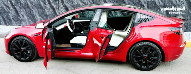  29 تيسلا 2022 model 3 فحص كامل 4 جــيـــد بدون ملاحظات غرفة جلد ابيض لون مميز بحالة الوكالة بسعر لقطة