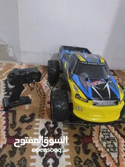  1 Monster Truck with 2 battery