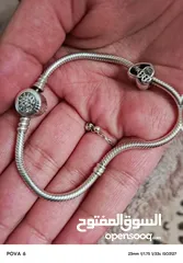 3 اسواره bandora الاصليه  مع شارمز وحده فضه اصليه مع علبتها . بسعر جميل 25د