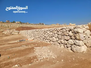 6 ارض استثمارية بشمال عمان / الاردن في كومباوند بابيلون باطلالة خلابة