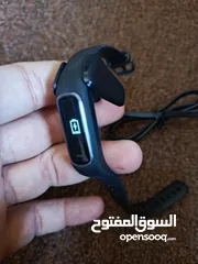  8 ساعه يد ذكيه جارمن الأصلية (GARMIN vívosmart 4) مستعمله شهرين
