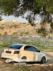  5 كيا ريو 2010