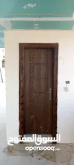  25 ابواب خشبيه داخليه و خارجيه بتصاميم حديثه وفاخره وعصريه جميع الانواع دهان  او تلبيس pvc  وقشره بلوط