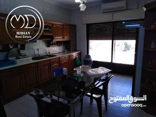  3 فيلا متلاصقة دوبلكس فارغة للبيع ام السماق مساحة 600م بسعر مميز