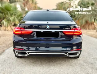  4 2017 BMW 740Li large