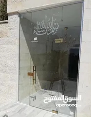  2 ‎جميع قياسات زجاج سكريت مستعمل بحالة الجديد  ‎ويوجد زجاج سكريت جديد وتفصيل  ‎ويوجد ستانلس ستيل