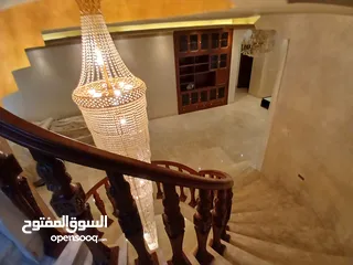  11 فيلا للايجار في عبدون مجددة بالكامل