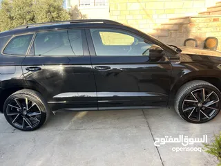  4 skoda karoq sport line blac adshn