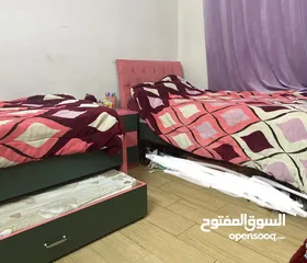  1 3 تخوت للبيع تختين عالِ وواحد جرار
