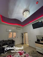  25 منزل للبيع ثلاث أدوار مفصولة في مدينة طرابلس منطقة السراج في طريق جزيرة المشتل جهة حمام بلقيس