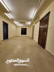  1 شقه طابقيه لها مدخلين تاسعه اهالي