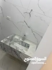 10 بيت للبيع يحوي على شقتين كل شقه لها سطحها الخاص بقوشان منفصل