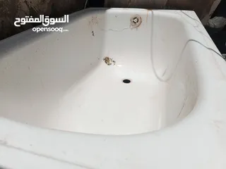  3 مرحاضان وبانيو وشطفاة