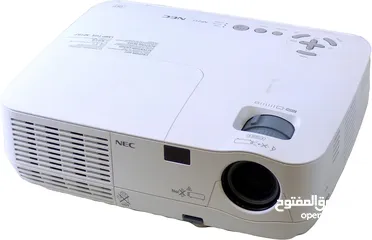  1 بروجكتر nec