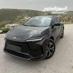  1 لعشاق التميز BZ4X اسود (صنف نادر.7 كاميرات.4 شاشات.)فحص كامل مالك أول من الزيرو بحالة الوكالة