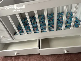  4 سرير وخزانة اطفال