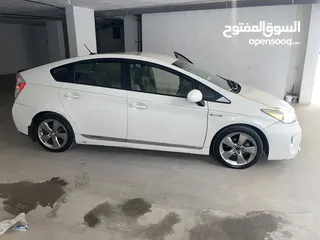  9 تويوتا بريوس بيرسونا مميزة 2013 للبيع كاش فقط