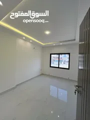  5 طابق اول تشطيب فخم خلف جامعة البتراء
