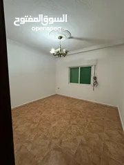  13 شقة أرضية سوبر ديلوكس مع ترس وكراج خاص منطقة جميله وقريبة من الأسواق والخدمات 3 مداخل