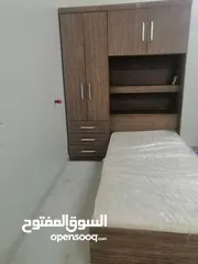  4 سرير مع كبت