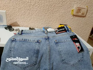  5 pantallon jeans boy taille :s avec ticket neuf 13-14