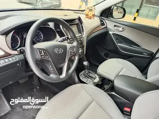  5 HYUNDAI GRAND SANTA FE