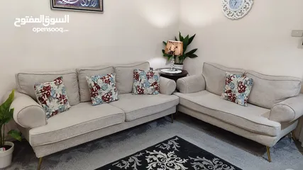  1 كنب مستعمل بحالة ممتازة موديل امريكي 7 مقاعد