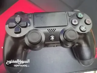  5 Ps4 مستعمل بحالة الوكالة 500 قيقا اون لاين بتقدر تنزل شو ما بدك الالعاب