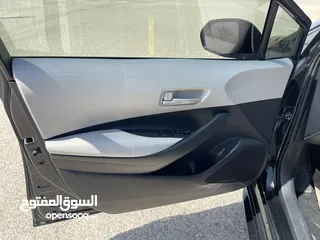  18 تويوتا كورولا 2020 هايبرد لون اسود حره باسم المستورد